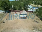 Casă și teren de vânzare în Parincea jud. Bacău. 