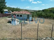 Casă și teren de vânzare în Parincea jud. Bacău. 