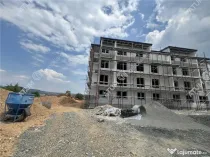 Apartament cu 3 camere decomandate etaj 1 zona Shopping City