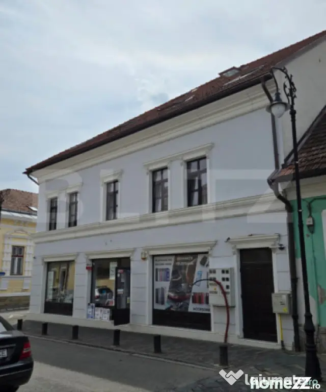 Apartament de lux, 3 camere, ultracentral–eleganță și c - Bistrita (Bistrita-Nasaud)