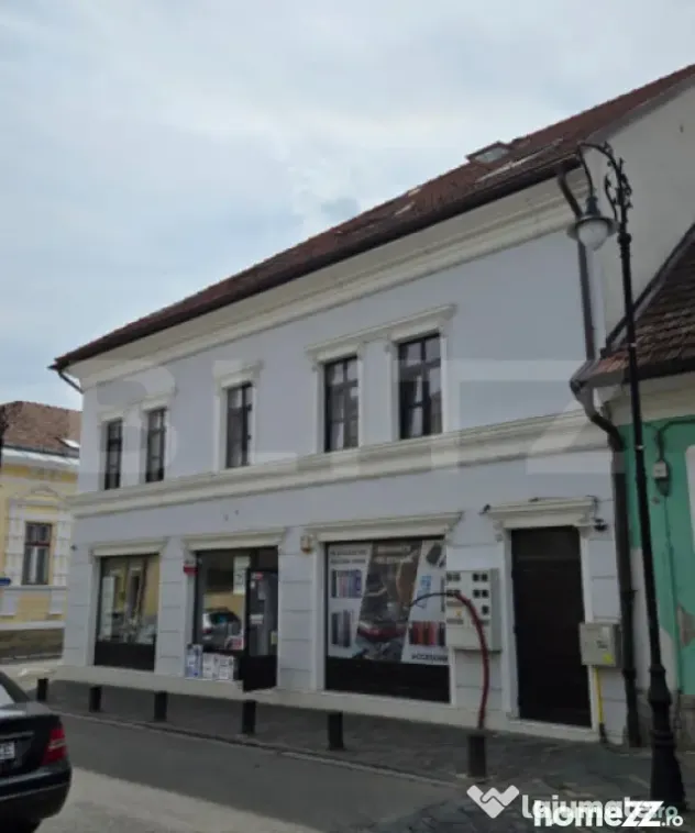 Apartament de lux, 3 camere, ultracentral–eleganță și c - Bistrita (Bistrita-Nasaud)