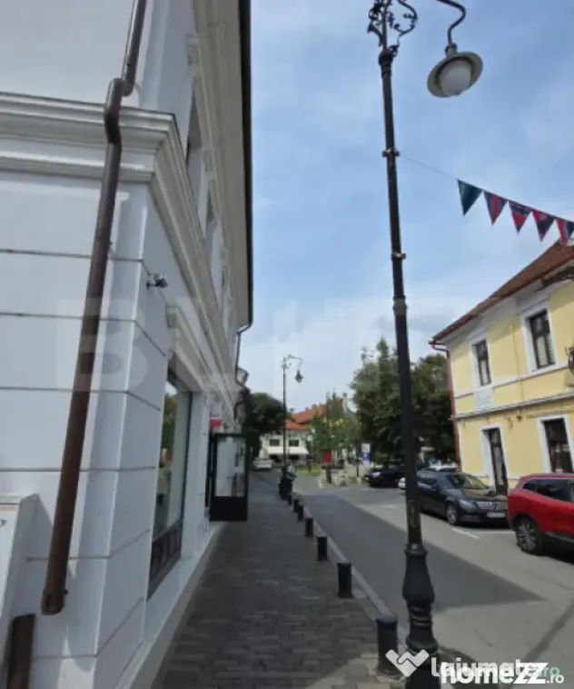 Apartament de lux, 3 camere, ultracentral–eleganță și c - Bistrita (Bistrita-Nasaud)