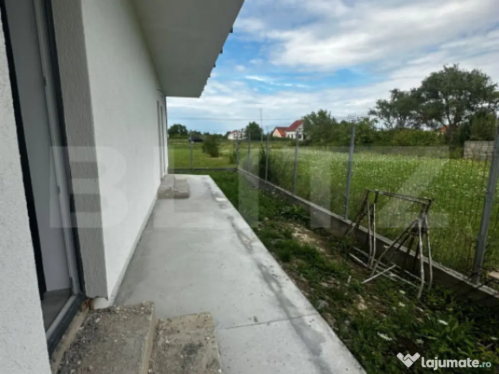 Garsoniera semifinisata, 35 mp, zona Uzina de Apa