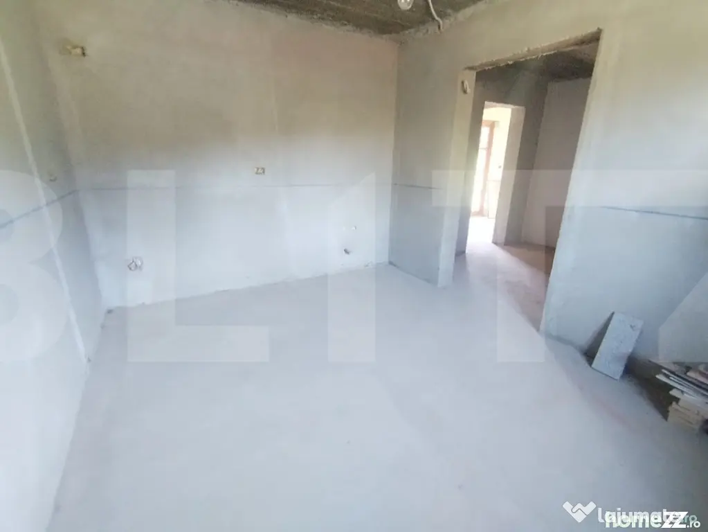 Casa individuala la gri, 160mp+garaj+magazie+ 3500mp teren i - Dorohoi (Botosani)