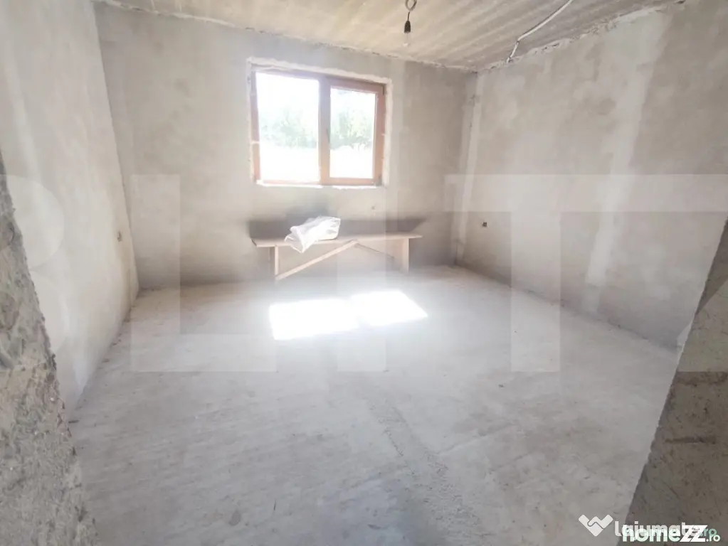 Casa individuala la gri, 160mp+garaj+magazie+ 3500mp teren i - Dorohoi (Botosani)