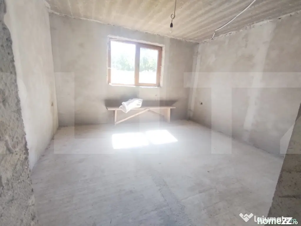 Casa individuala la gri, 160mp+garaj+magazie+ 3500mp teren i - Dorohoi (Botosani)