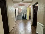 Casă / Vilă nouă cu 5 camere + casă bătranească ren... 