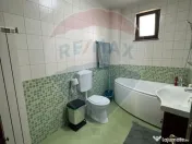 Casă / Vilă nouă cu 5 camere + casă bătranească ren... 