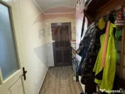 Casă / Vilă nouă cu 5 camere + casă bătranească ren... 