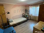 Casă / Vilă nouă cu 5 camere + casă bătranească ren... 