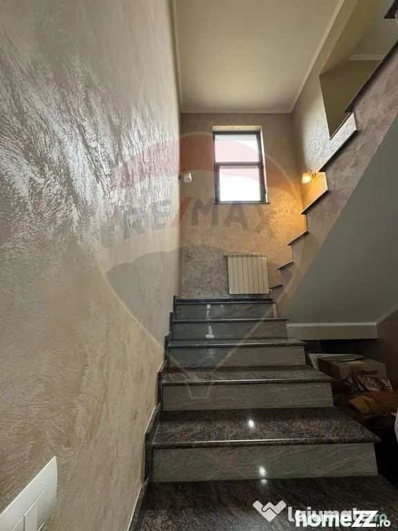 Casă / Vilă nouă cu 5 camere + casă bătranească ren...