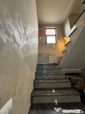 Casă / Vilă nouă cu 5 camere + casă bătranească ren...
