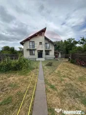 Casă / Vilă nouă cu 5 camere + casă bătranească ren... 