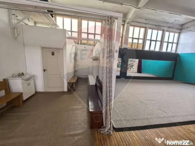 DE INCHIRIAT: Spațiu pt sala dansuri, gimnastica, sala s...