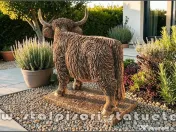 Statuetă văcuță Highland, galben patinat, model S106. 