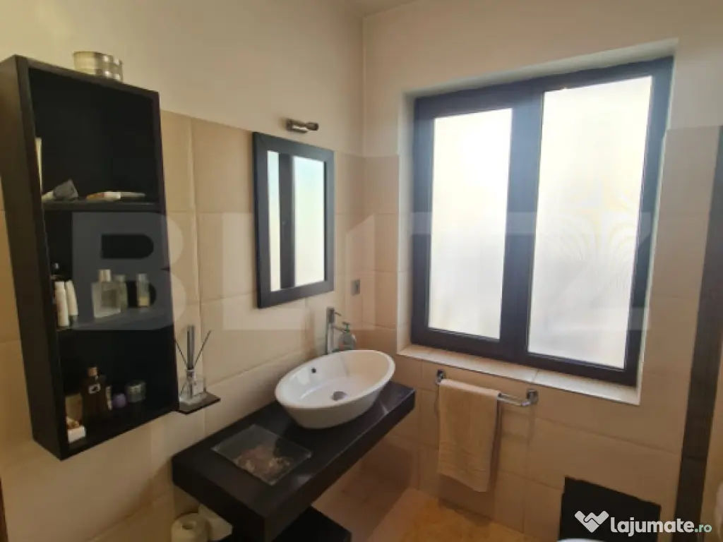 Casa individuala, 4 camere, 219 mp, 520 mp de teren, zona cu