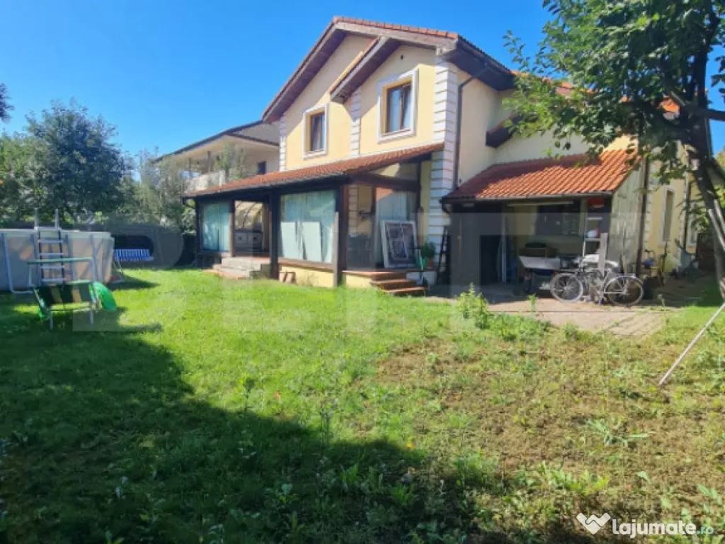 Casa individuala, 4 camere, 219 mp, 520 mp de teren, zona cu