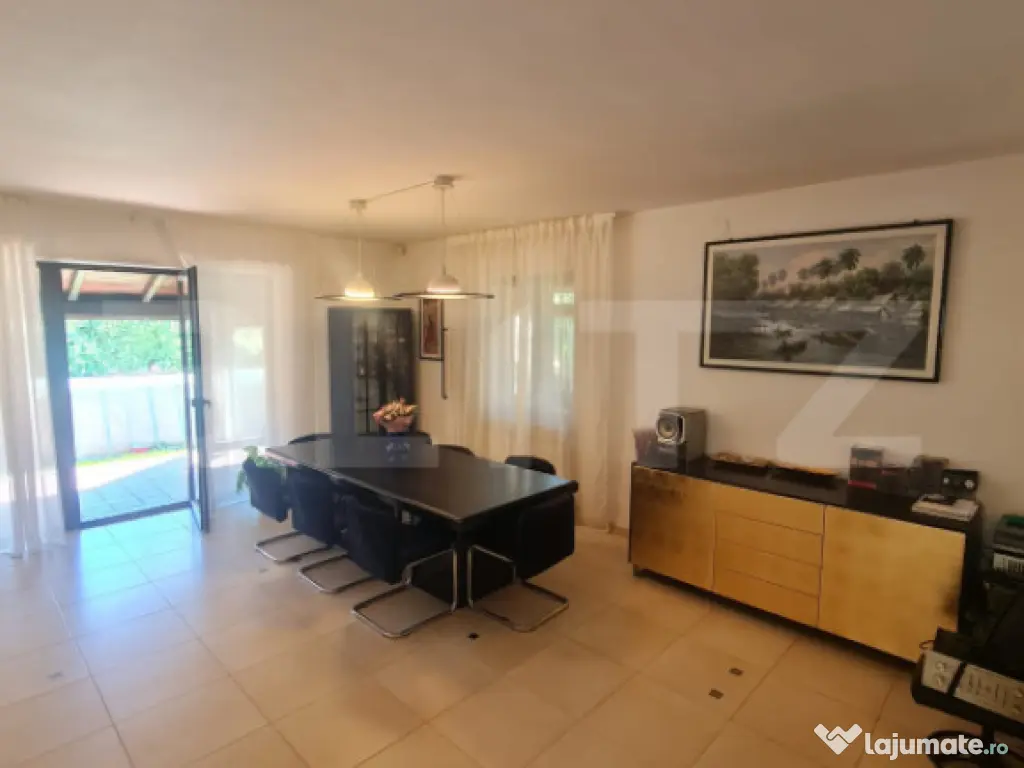 Casa individuala, 4 camere, 219 mp, 520 mp de teren, zona cu