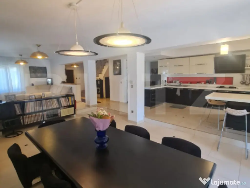 Casa individuala, 4 camere, 219 mp, 520 mp de teren, zona cu