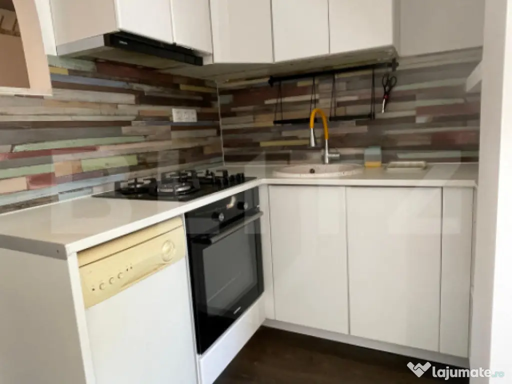 Vand apartament 3 camere, parter inalt, Tudor