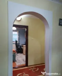 Apartament cu 3 Camere Decomandate Zona George Enescu