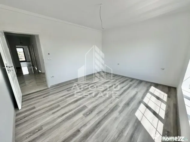 Duplex cu 4 camere, 3 bai si dressing la cheie disponibil imediat - Giroc (Timis)