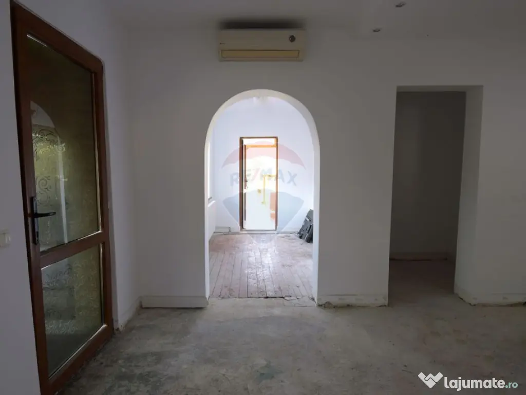 Casa cu 2 camere si 912 mp teren de inchiriat, zona Baciu