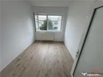 Garsoniera 12mp , de , zona Sud, etaj 4 / 4