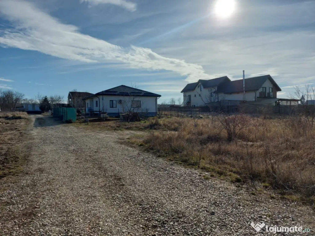 Loc de casă cu utilități 944mp, Ciofliceni!