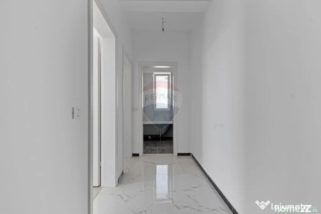 Apartament cu 3 camere de vânzare și parcare, bloc nou,...