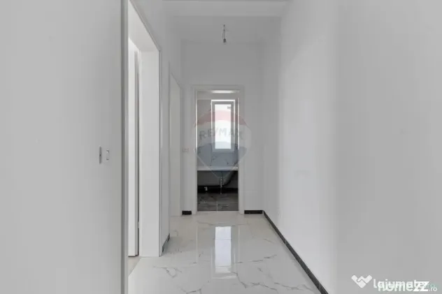 Apartament cu 3 camere de vânzare și parcare, bloc nou,...