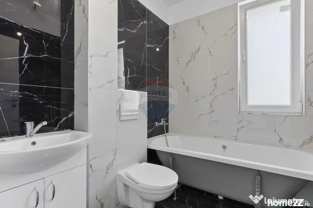 Apartament cu 3 camere de vânzare și parcare, bloc nou,...