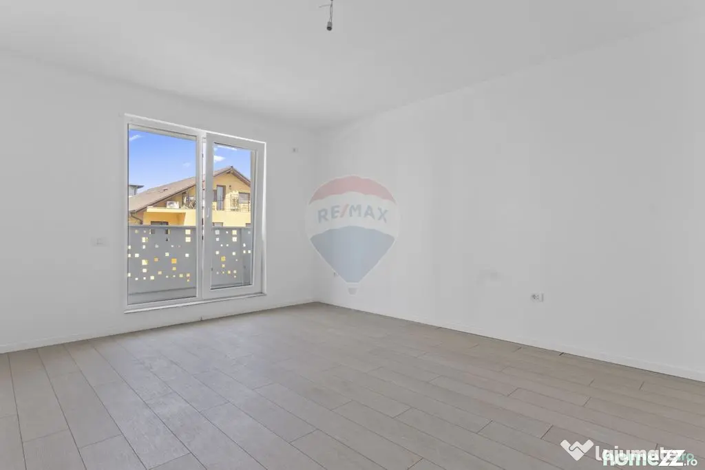 Apartament cu 3 camere de vânzare și parcare, bloc nou,...