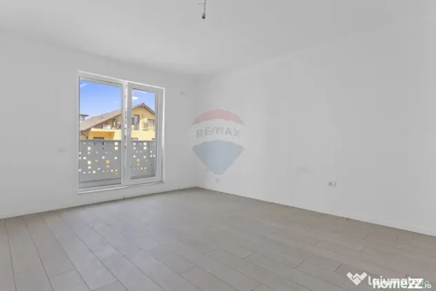 Apartament cu 3 camere de vânzare și parcare, bloc nou,...