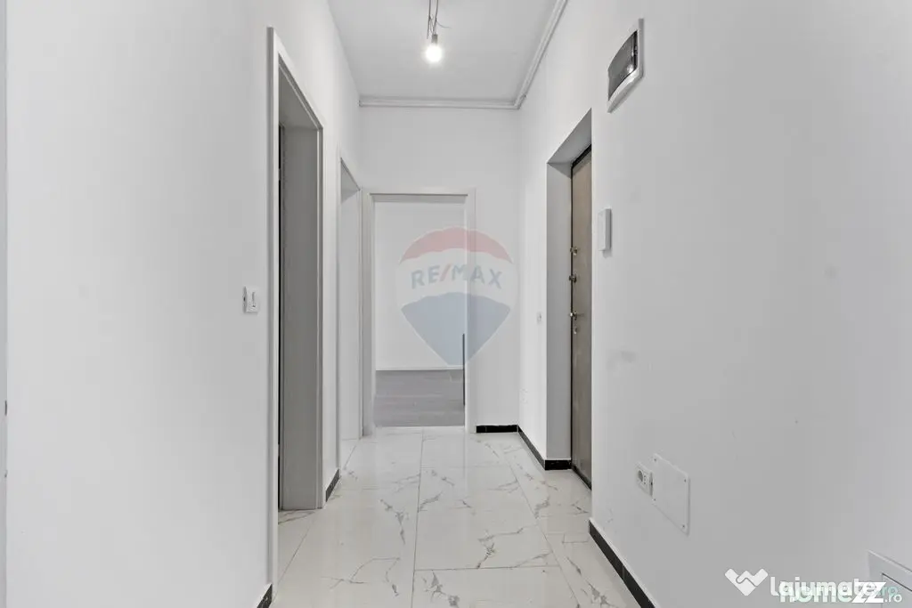 Apartament cu 3 camere de vânzare și parcare, bloc nou,...