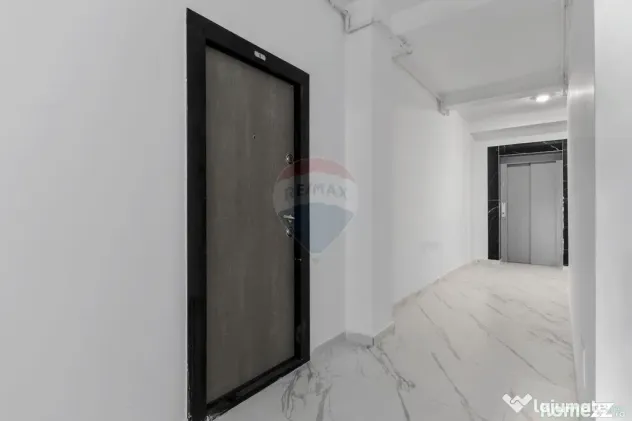 Apartament cu 3 camere de vânzare și parcare, bloc nou,...