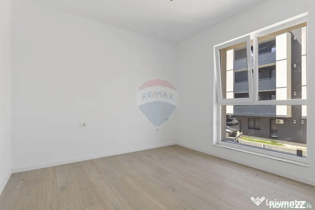Apartament cu 3 camere de vânzare și parcare, bloc nou,...
