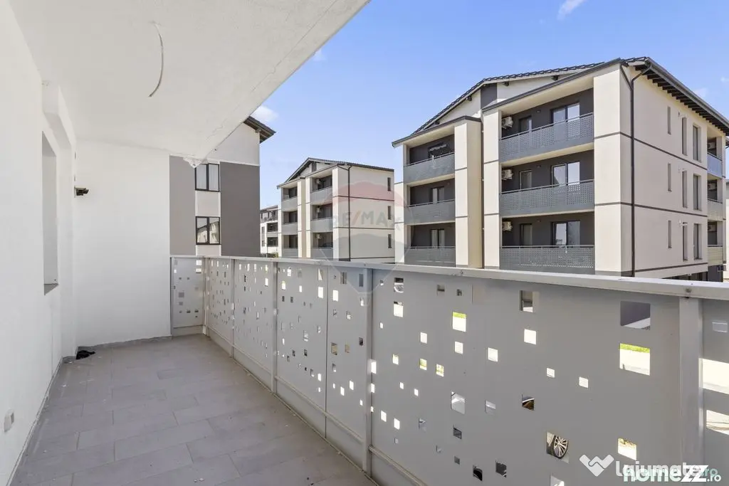 Apartament cu 3 camere de vânzare și parcare, bloc nou,...