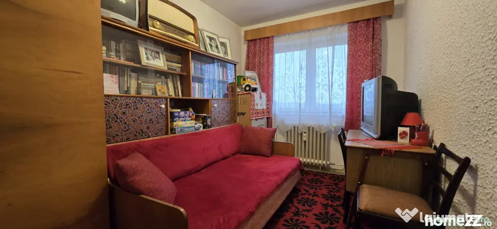 Apartament 4 camere, 83 mp, zona Vest