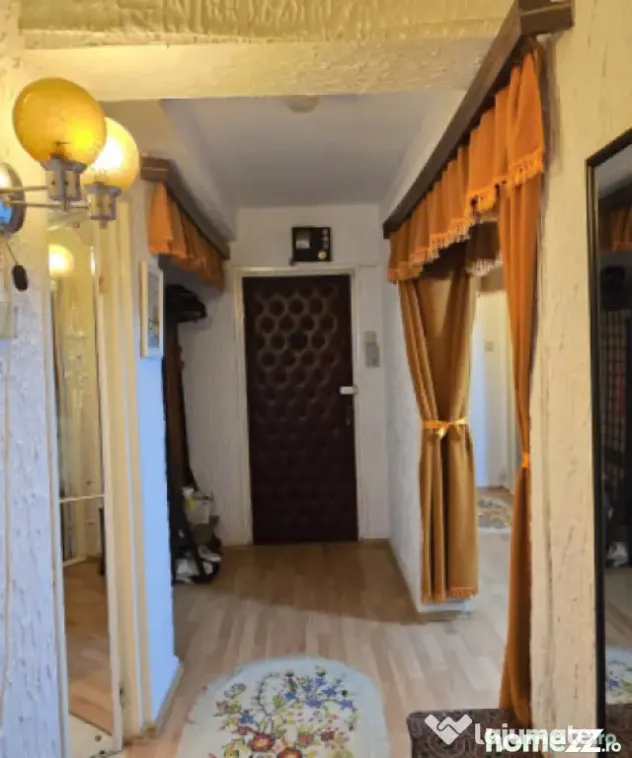 Apartament 4 camere, 83 mp, zona Vest
