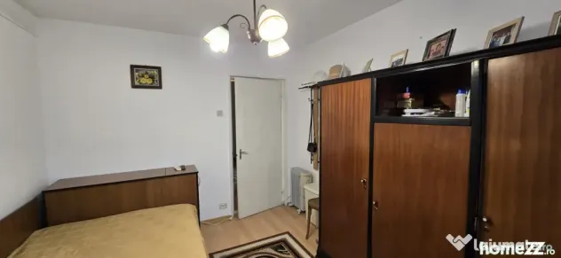 Apartament 4 camere, 83 mp, zona Vest - Ploiesti (Prahova)