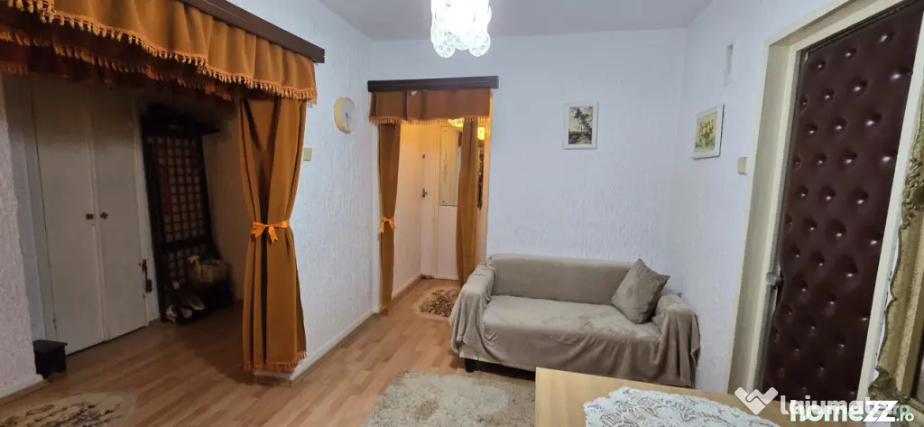 Apartament 4 camere, 83 mp, zona Vest - Ploiesti (Prahova)