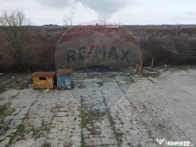 Spațiu industrial hale cu teren in zona Mihai Bravu Ploi...