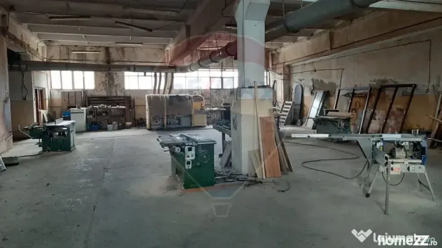 Spațiu industrial hale cu teren in zona Mihai Bravu Ploi...