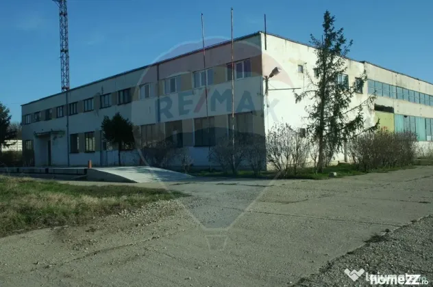 Spațiu industrial hale cu teren in zona Mihai Bravu Ploi...