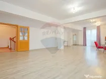 CENTRAL - Vila DE INCHIRIAT - pretabila diverse businessuri