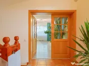 CENTRAL - Vila DE INCHIRIAT - pretabila diverse businessuri 