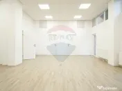 CENTRAL - Vila DE INCHIRIAT - pretabila diverse businessuri 