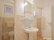 CENTRAL - Vila DE INCHIRIAT - pretabila diverse businessuri 