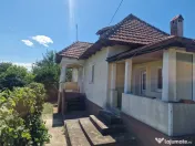 Casa in mediu rural cu teren 